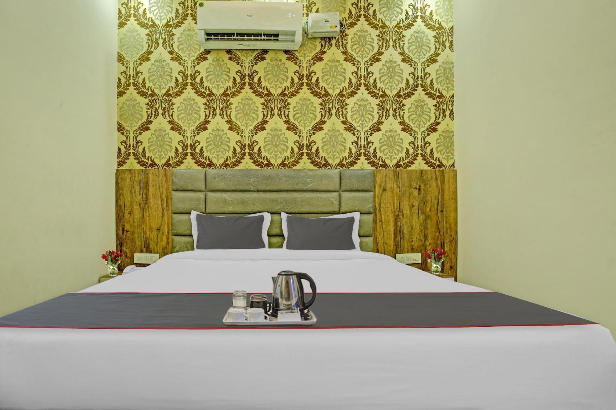 Collection O Rd Hotel Zirakpur Exterior foto