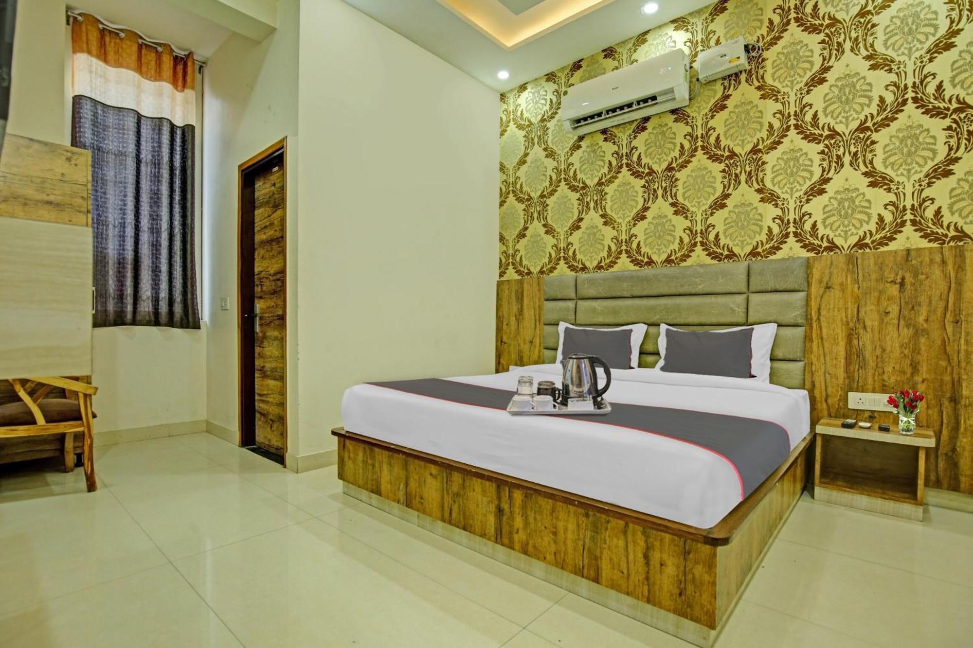 Collection O Rd Hotel Zirakpur Exterior foto